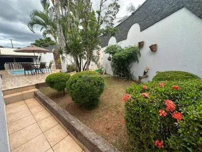Casa com 3 Quartos à venda, 279m² no Jardim São Bento, Uberaba