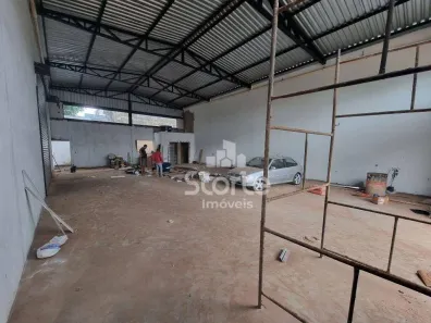 Galpão/Depósito/Armazém para venda ou aluguel, 204m² no Tibery, Uberlândia