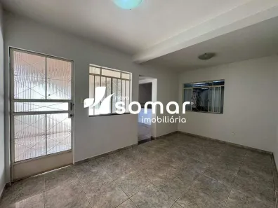 Casa com 2 Quartos para alugar, 70m² no Bom Pastor, Divinópolis