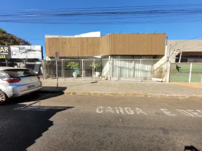 Galpão/Depósito/Armazém para alugar, 325m² no Carajás, Uberlândia
