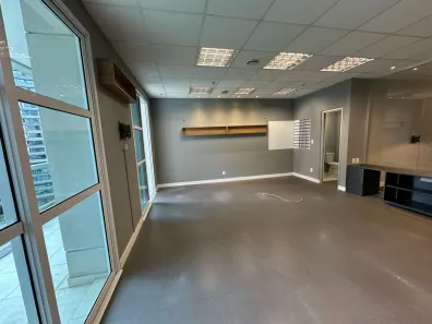 Sala Comercial à venda, 70m² no Vila São Francisco (Zona Sul), São Paulo