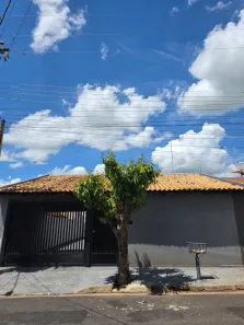 Casa com 3 Quartos à venda, 200m² no Conjunto Habitacional Florindo Rissi, Mirassol