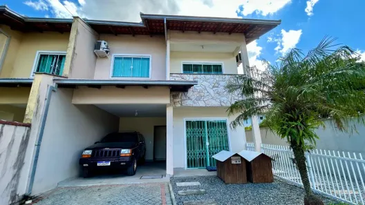 Sobrado com 3 Quartos à venda, 150m² no Costa e Silva, Joinville