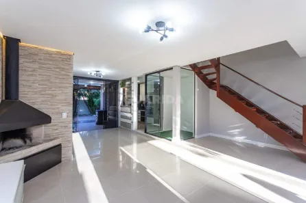 Casa com 3 Quartos para alugar, 140m² no Hípica, Porto Alegre