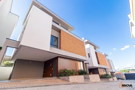 Casa de Condomínio com 4 Quartos à venda, 240m² no Alto Boqueirão, Curitiba