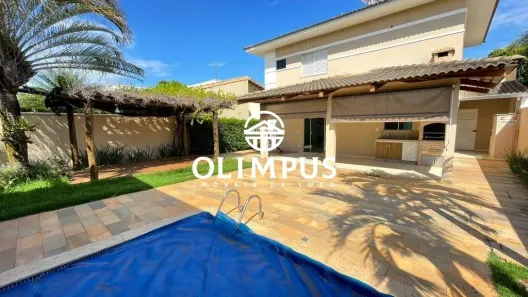 Casa de Condomínio com 3 Quartos para alugar, 270m² no Aclimação, Uberlândia