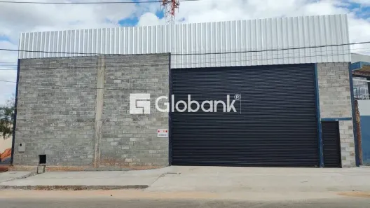 Galpão/Depósito/Armazém à venda, 387m² no Independência, Montes Claros