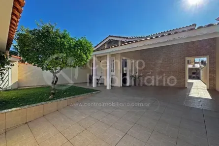 Casa com 3 Quartos à venda, 165m² no Estância Balneária Maria Helena Novaes, Peruíbe