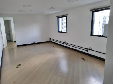 Sala Comercial para alugar, 125m² no Indianópolis, São Paulo