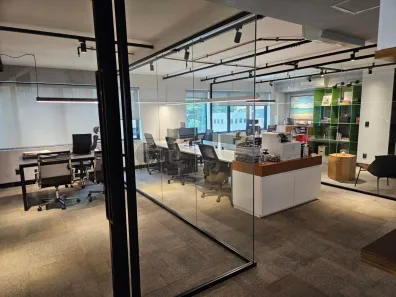 Sala Comercial para alugar, 301m² no Moema, São Paulo