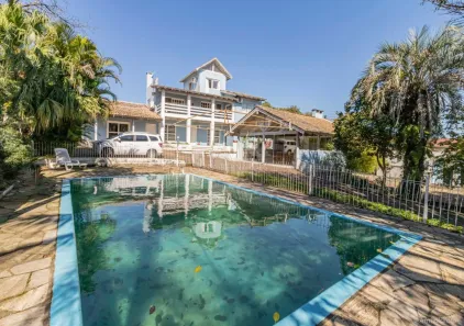 Casa com 6 Quartos à venda, 360m² no Vila Nova, Porto Alegre