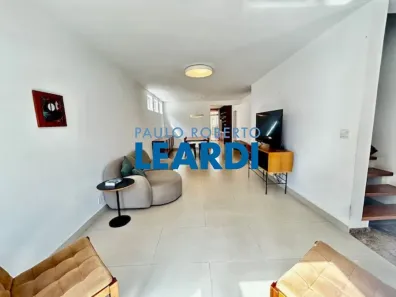 Sobrado com 4 Quartos para alugar, 335m² no Sumaré, São Paulo