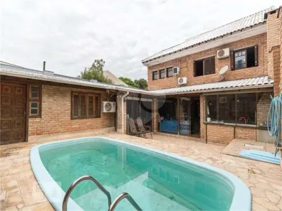 Casa com 3 Quartos à venda, 341m² no Passo da Areia, Porto Alegre