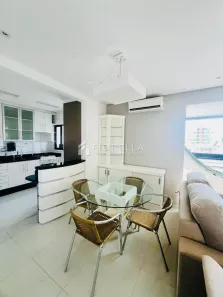 Apartamento com 2 Quartos para alugar, 71m² no Canto, Florianópolis