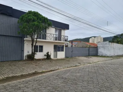 Galpão/Depósito/Armazém para alugar, 900m² no Lídia Duarte, Camboriú