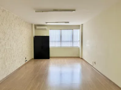 Sala Comercial à venda, 43m² no Centro, Curitiba