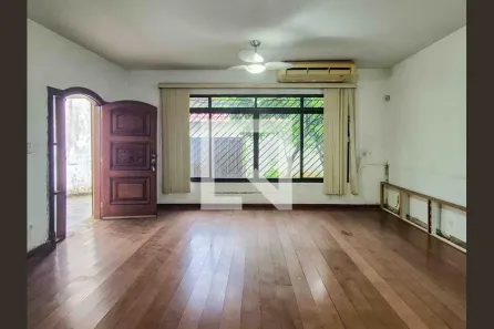 Casa com 5 Quartos à venda, 197m² no Vila Pirajussara, São Paulo