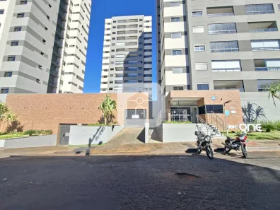 Apartamento com 3 Quartos para alugar, 95m² no Osvaldo Rezende, Uberlândia