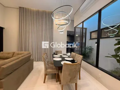 Casa com 3 Quartos para alugar, 109m² no Jardim Primavera, Montes Claros