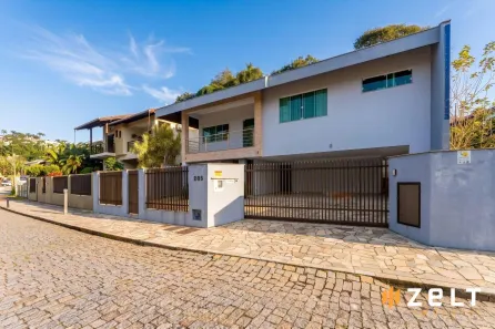 Casa com 3 Quartos à venda, 312m² no Vila Nova, Blumenau