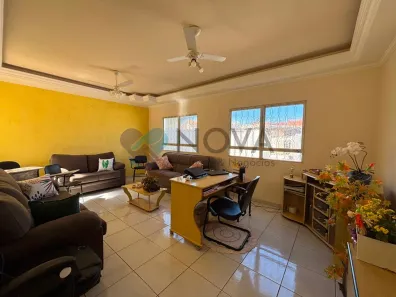Casa com 3 Quartos à venda, 168m² no Jardim Celiamar, Araraquara