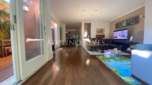 Casa com 3 Quartos para alugar, 200m² no Jardim Europa, São Paulo