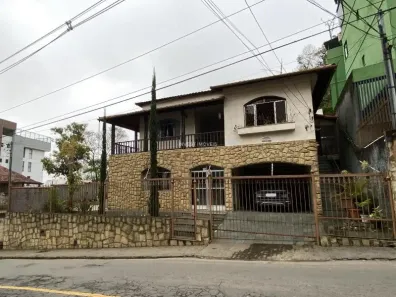 Casa com 4 Quartos à venda, 226m² no Bom Pastor, Juiz de Fora