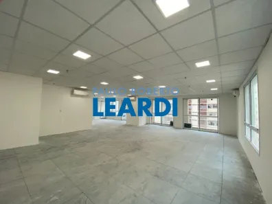 Sala Comercial para alugar, 235m² no Vila Mariana, São Paulo