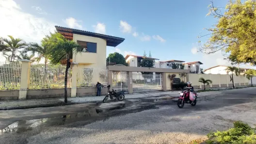 Casa de Condomínio com 4 Quartos à venda, 198m² no Sapiranga-Coité, Fortaleza
