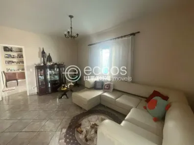 Casa com 4 Quartos à venda, 132m² no Bom Jesus, Uberlândia