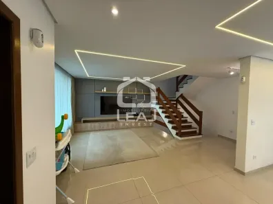 Casa com 3 Quartos para alugar, 252m² no Lar São Paulo, São Paulo