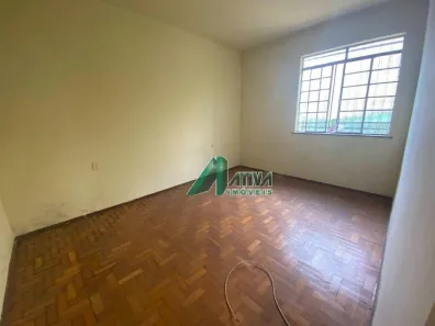 Casa com 3 Quartos à venda, 200m² no Sagrada Família, Belo Horizonte