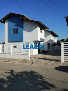 Casa com 2 Quartos para alugar, 69m² no Itacolomi, Balneário Piçarras