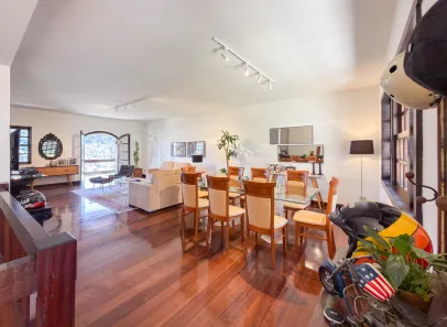 Casa com 5 Quartos à venda, 700m² no Centro, Petrópolis