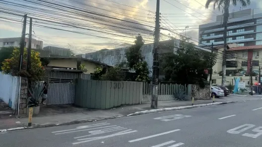 Imóvel Comercial com 3 Quartos para alugar, 800m² no Benfica, Fortaleza