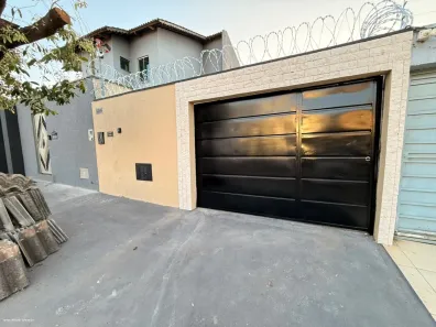 Casa com 3 Quartos à venda, 130m² no Setor Três Marias, Goiânia