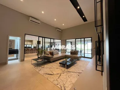 Casa de Condomínio com 3 Quartos para alugar, 390m² no Residencial Lago Sul, Bauru