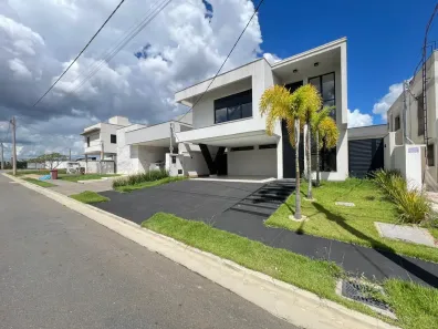 Casa de Condomínio com 3 Quartos à venda, 240m² no Jardins Bolonha, Senador Canedo