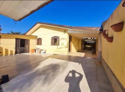 Casa com 2 Quartos à venda, 180m² no Área Industrial, Campina Grande do Sul