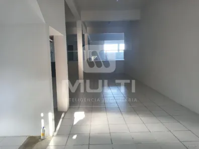Ponto Comercial com 1 Quarto para alugar, 244m² no Brasil, Uberlândia