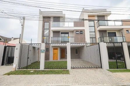 Sobrado com 3 Quartos à venda, 180m² no Novo Mundo, Curitiba