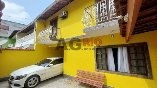 Casa com 3 Quartos à venda, 146m² no Tanque, Rio de Janeiro