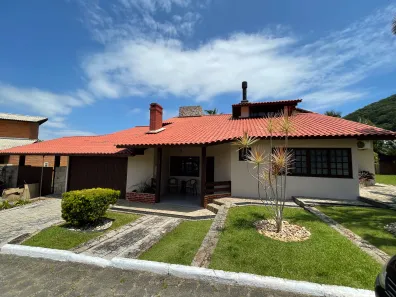 Casa com 3 Quartos à venda, 250m² no Sambaqui, Florianópolis