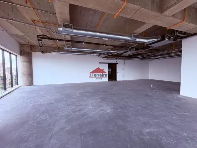 Sala Comercial para alugar, 216m² no Parque Industrial Tomas Edson, São Paulo