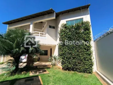 Imóvel Comercial com 4 Quartos para alugar, 467m² no Tabajaras, Uberlândia