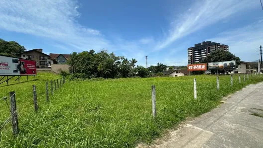 Lote/Terreno à venda, 3087m² no Atiradores, Joinville