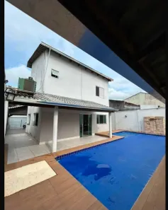 Casa com 3 Quartos à venda, 300m² no Setor Três Marias, Goiânia
