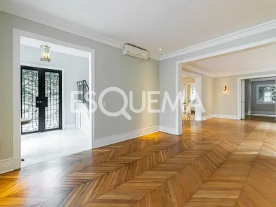 Casa com 4 Quartos à venda, 530m² no Pacaembu, São Paulo