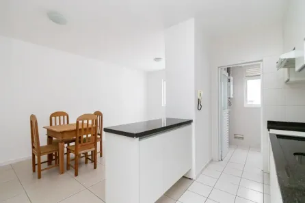 Apartamento com 2 Quartos para alugar, 68m² no Centro, Curitiba