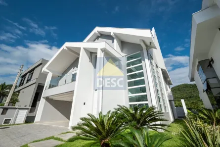 Casa de Condomínio com 5 Quartos à venda, 400m² no Ariribá, Balneário Camboriú